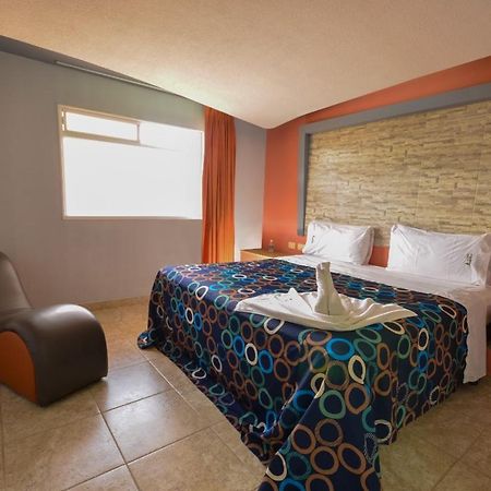 Motel Venecia Momoxpan ภายนอก รูปภาพ