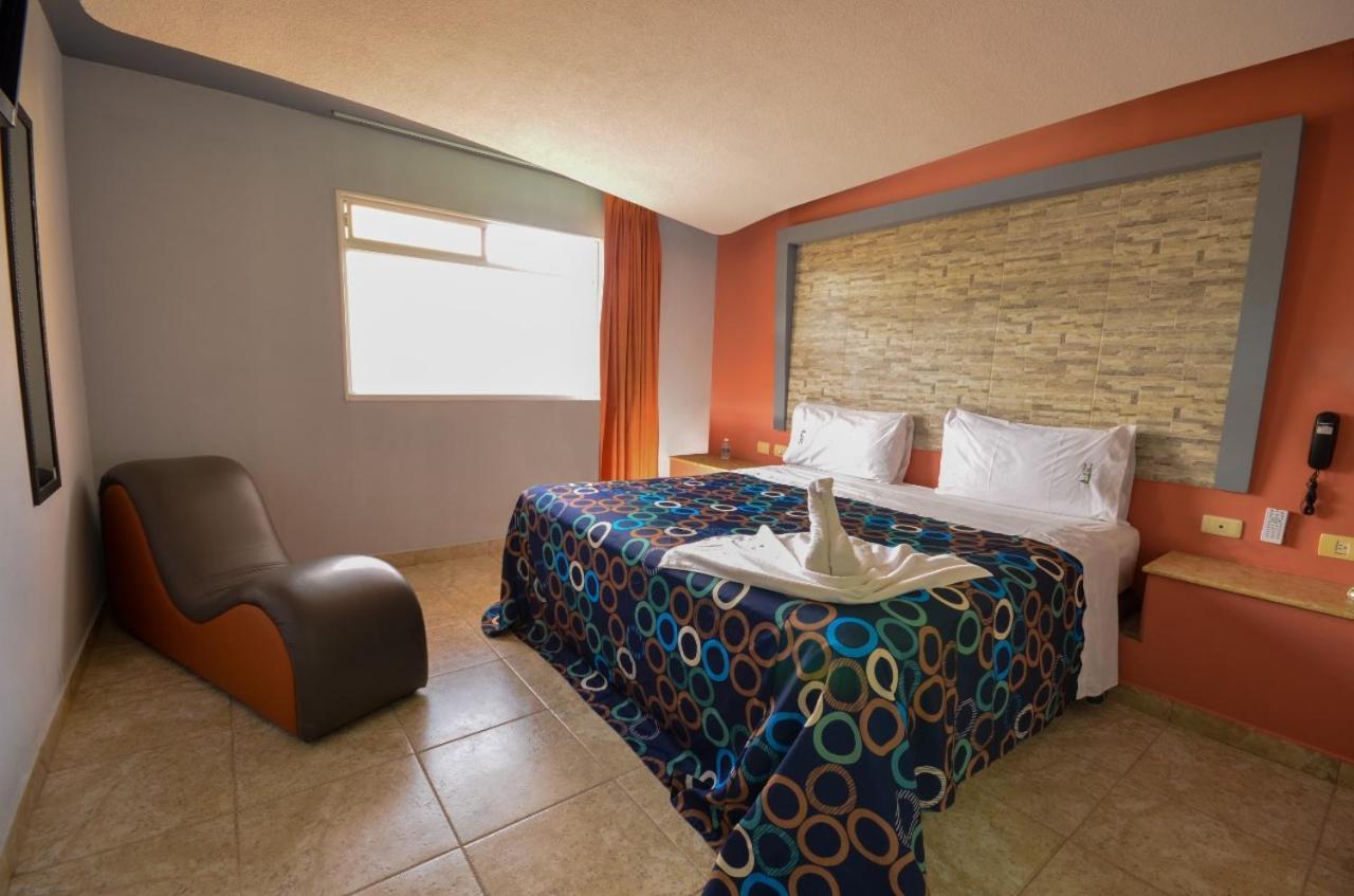 Motel Venecia Momoxpan ภายนอก รูปภาพ