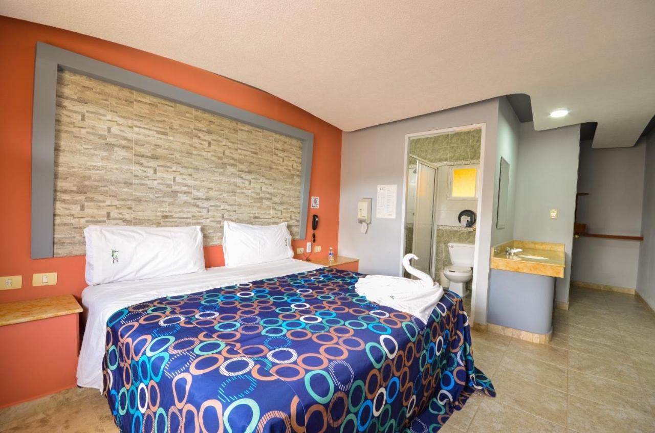 Motel Venecia Momoxpan ภายนอก รูปภาพ
